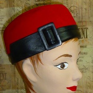 Vintage mod red felt and leather beret hat with side buckle 1960s